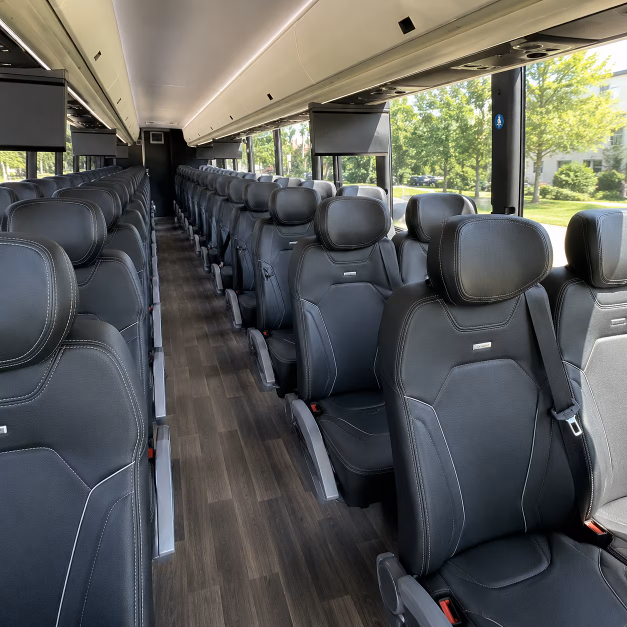 bradley international airport charter bus rentals from waterbury