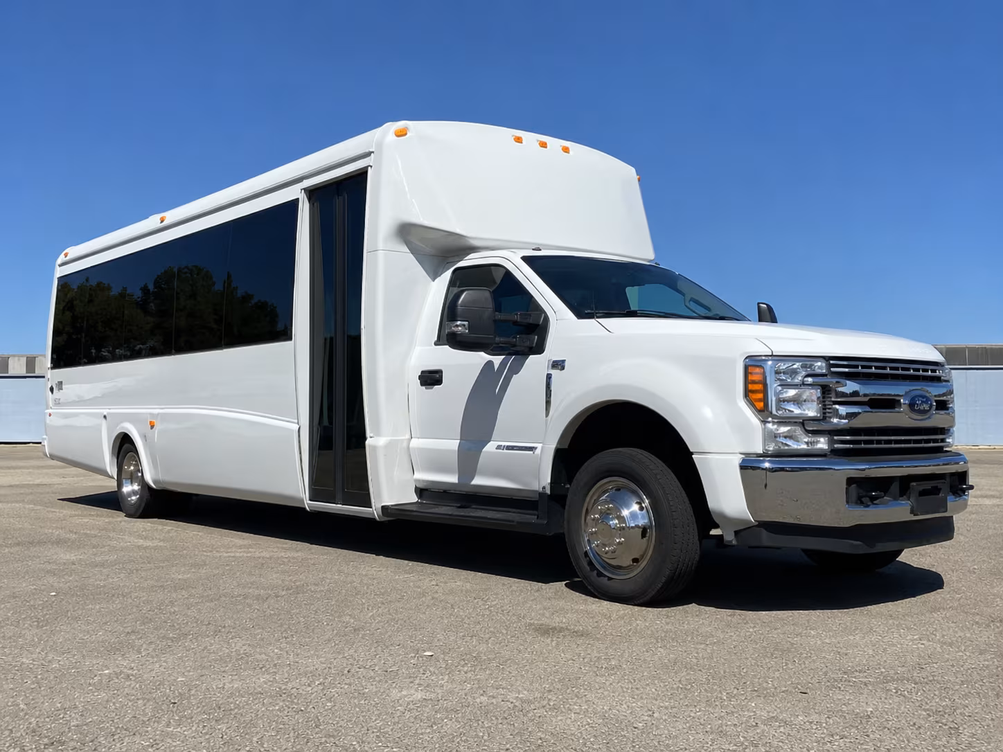 buses for waterbury area science center and technology field trips