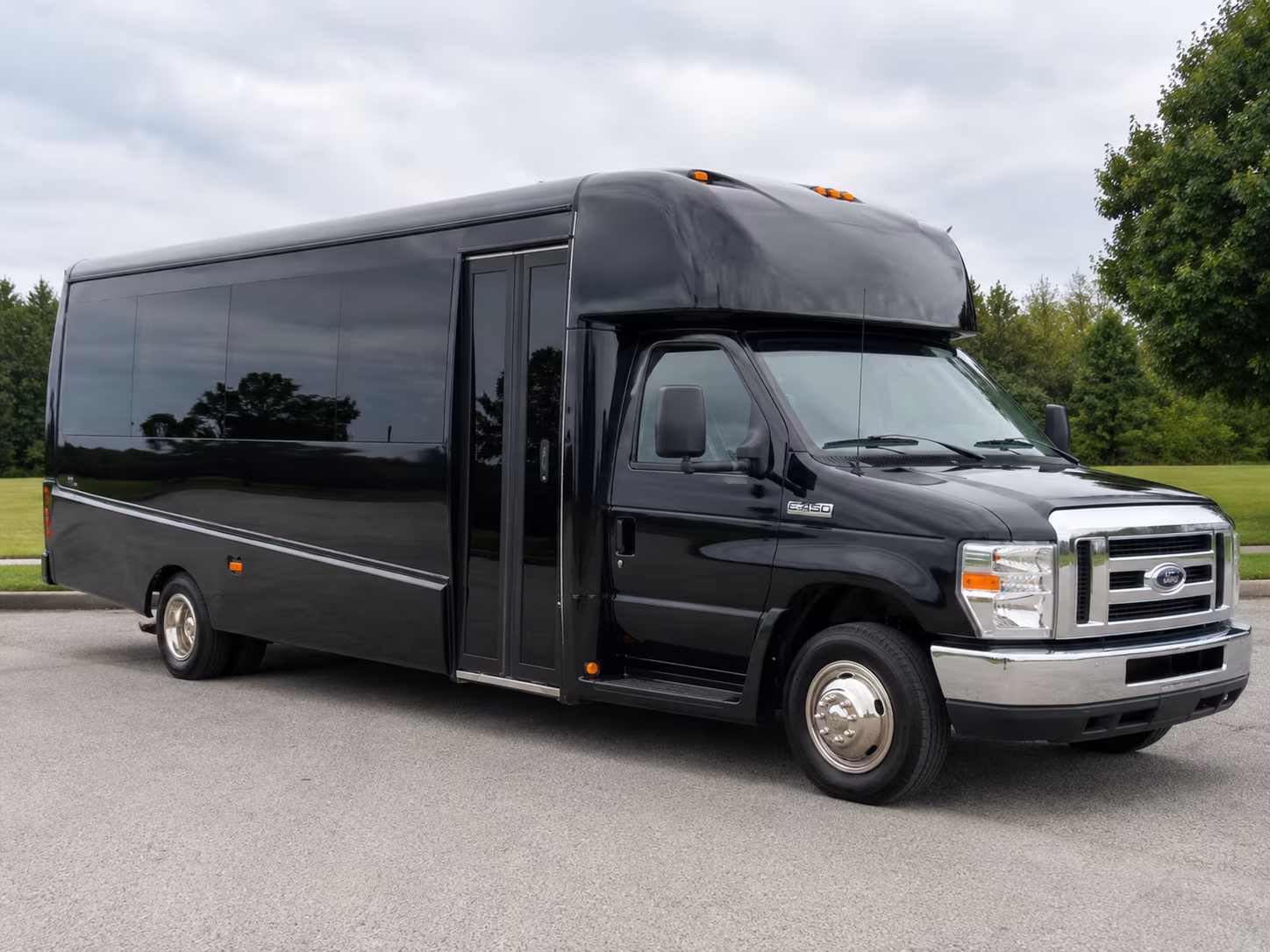 buses for waterbury high school and college campus visit trips