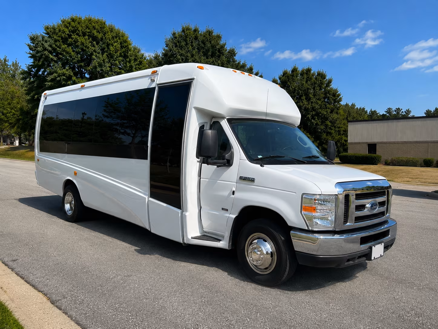 employee shuttle buses for waterbury businesses and corporate campuses