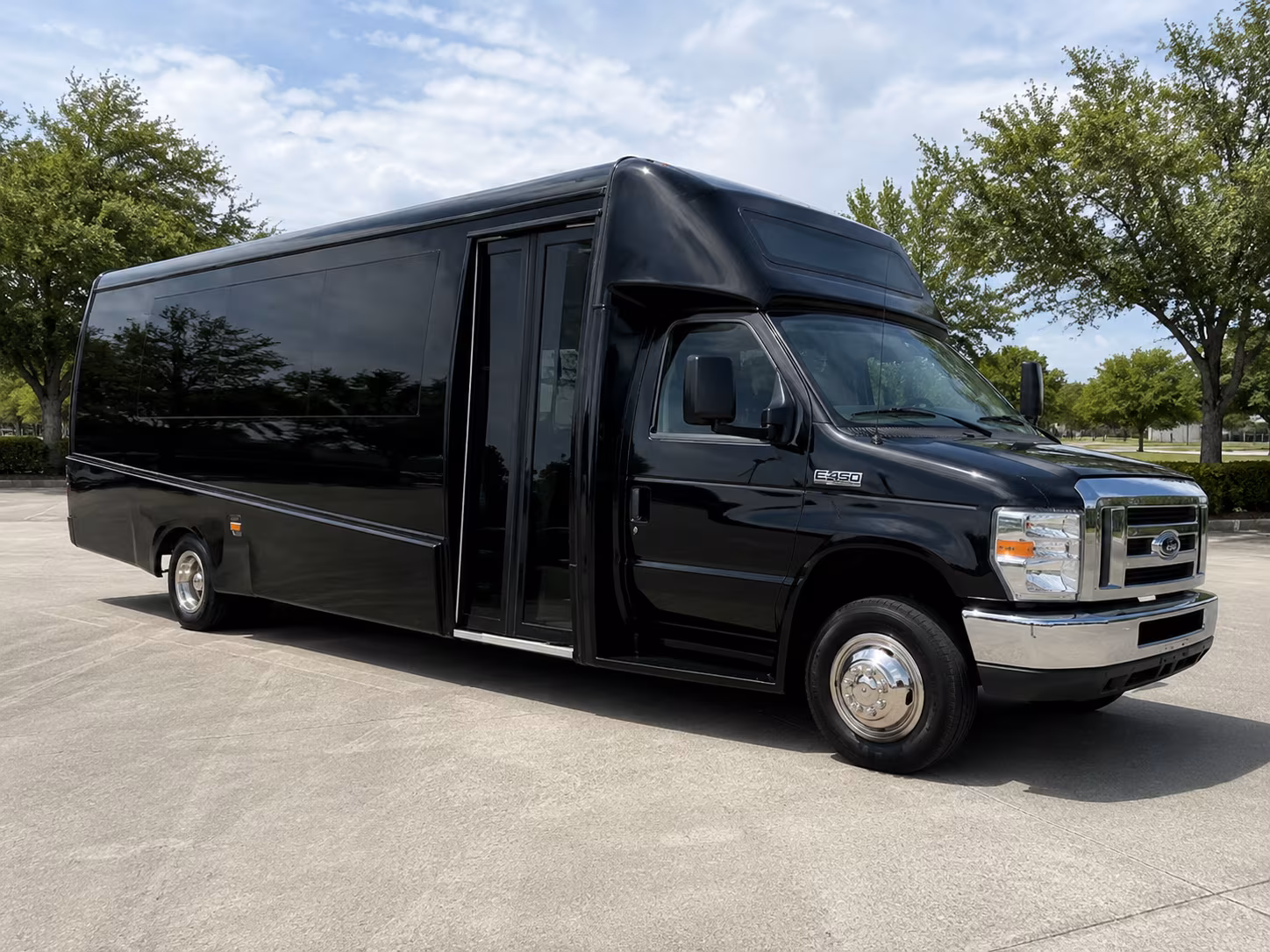 minibuses for waterbury executive teams and client
