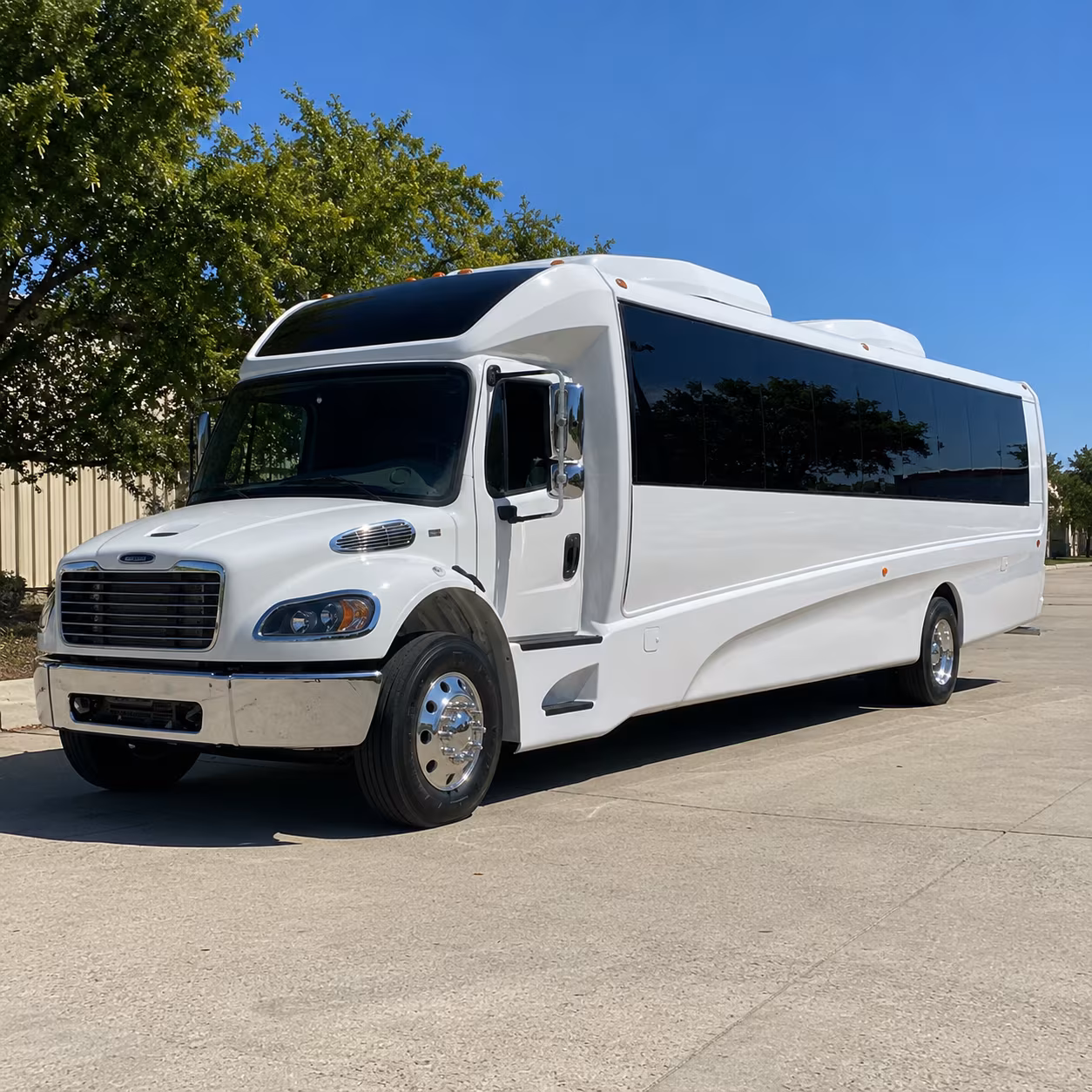waterbury 18 passenger minibus